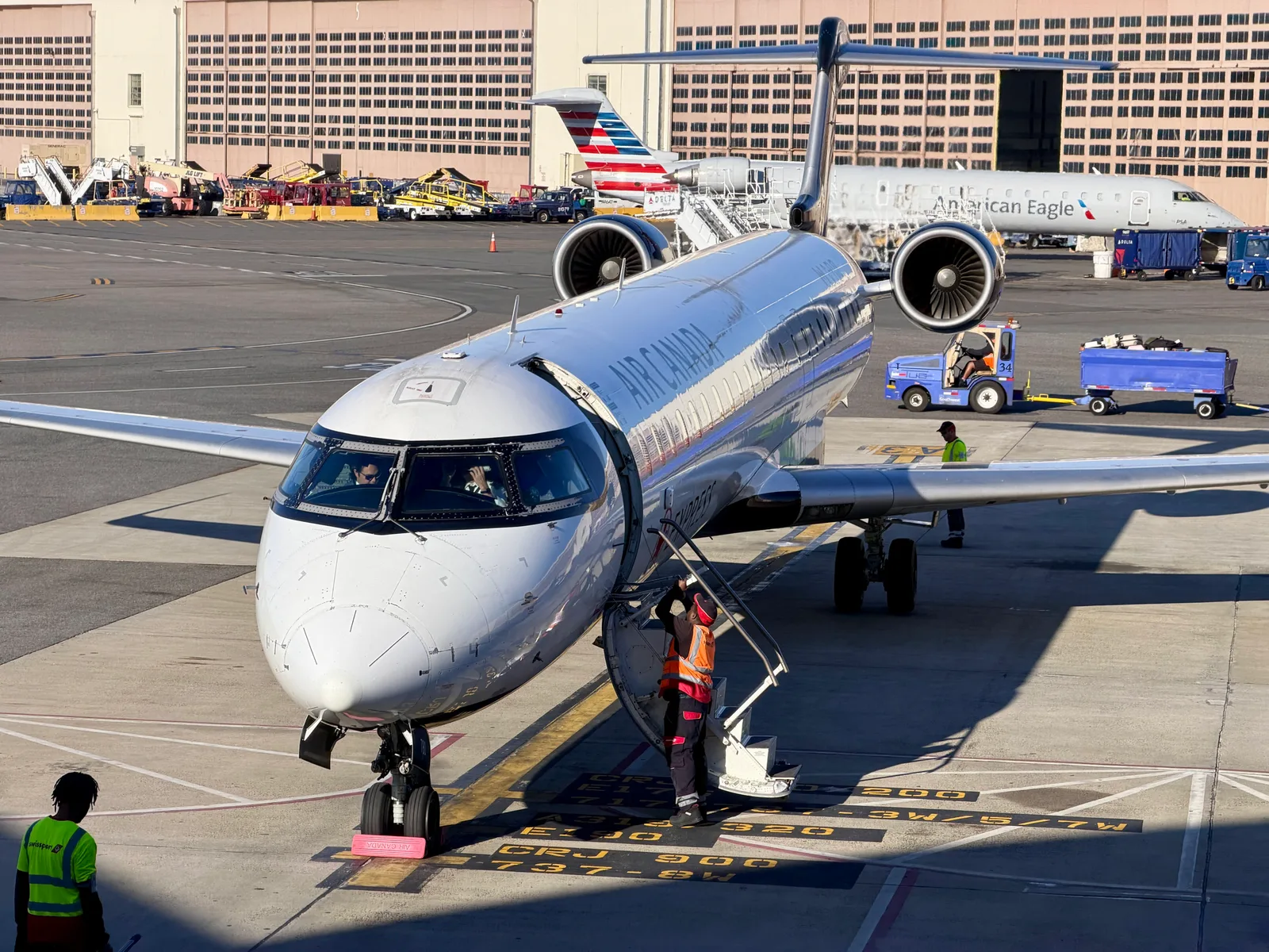 Trump Threatens to Block Bombardier Sales in U.S. Unless Planes Built Locally
