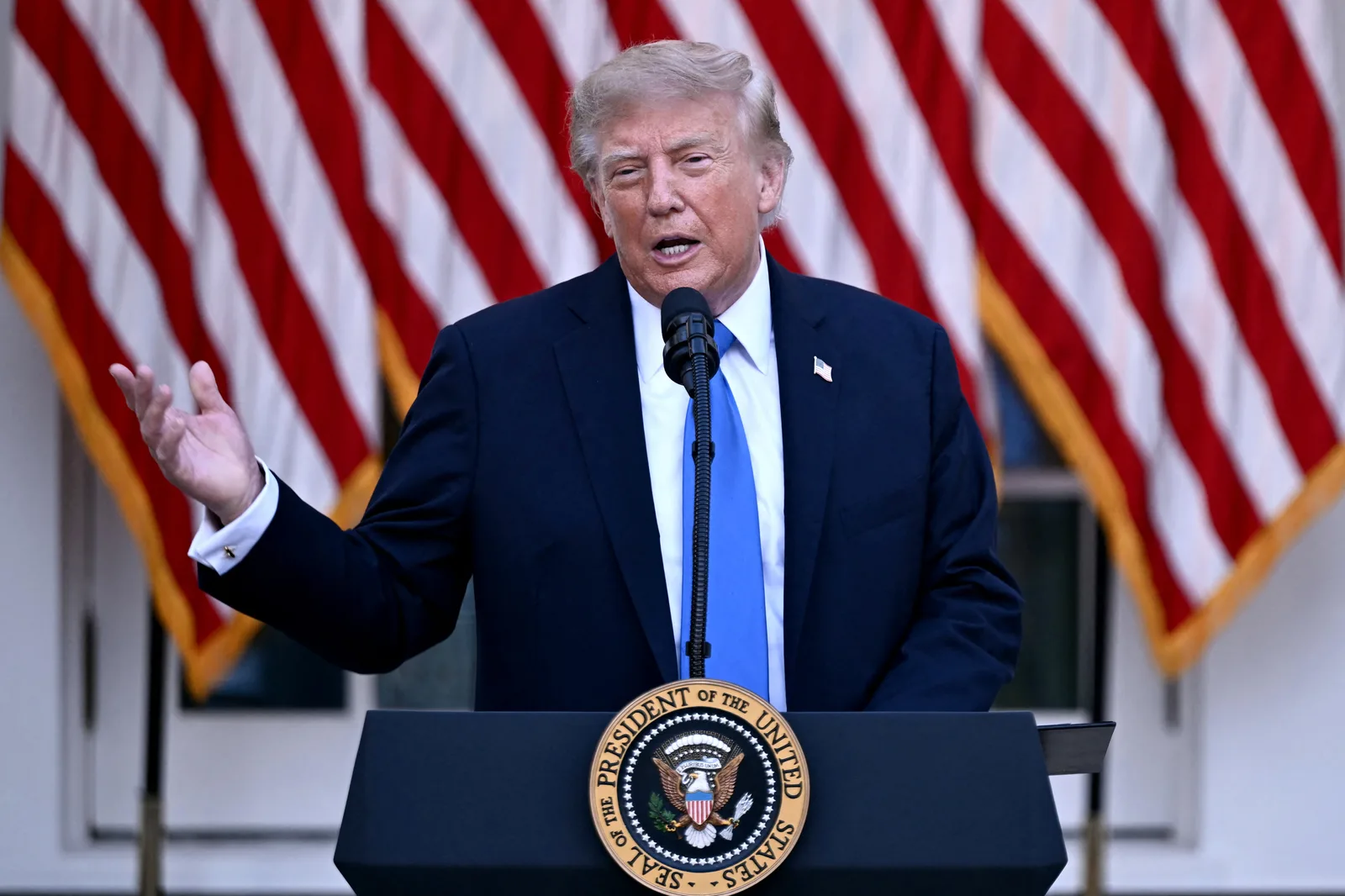 Trump Threatens to Halt Trade With Surplus Countries Unless Fed Cuts Interest Rates
