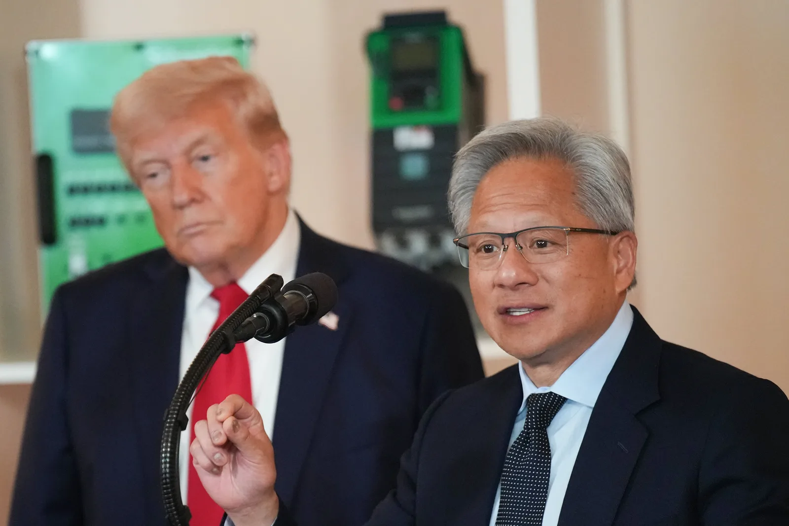 Trump to Bring Over a Dozen U.S. CEOs to China for Xi Summit