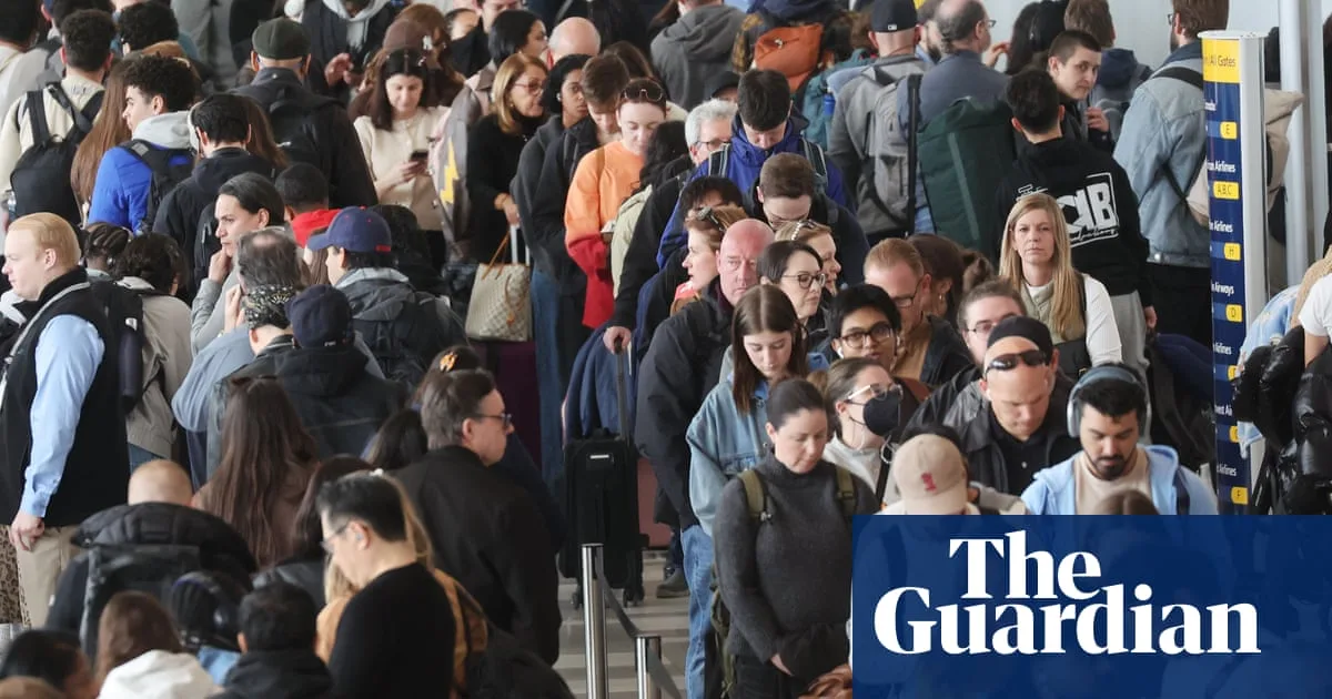 US Airports Face Record TSA Wait Times Amid Ongoing DHS Shutdown