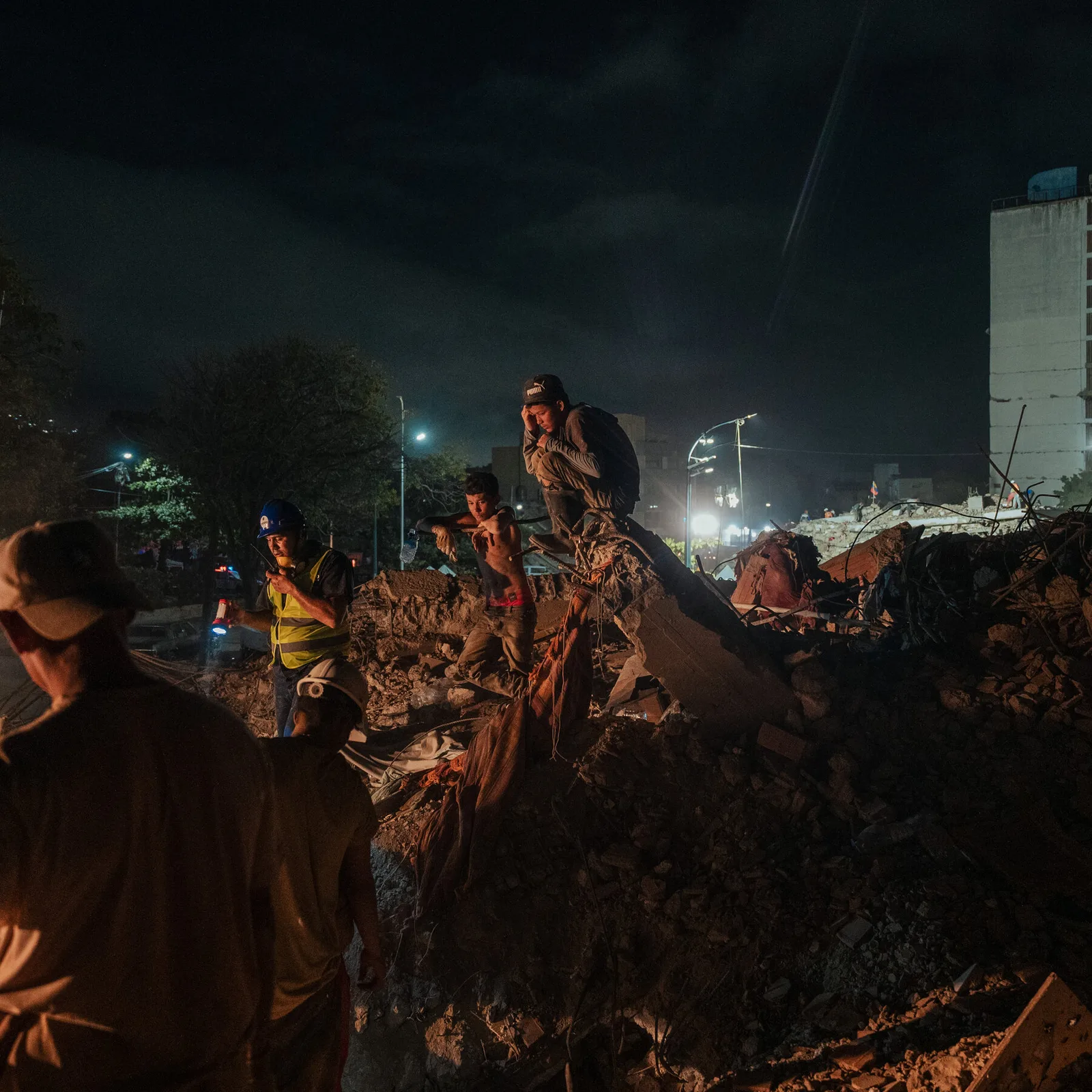 Two Brothers Search for Family Members After Venezuela Earthquake