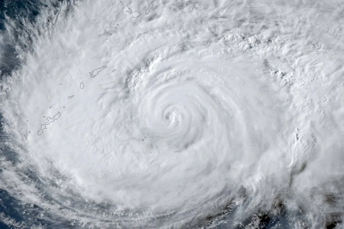 Typhoon Dolphin Causes Flight Cancellations and Evacuations in Japan