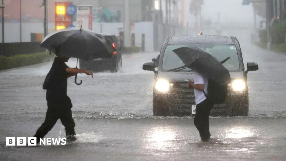 Typhoon Dujuan Leaves Multiple Dead and Disrupts Travel in Japan