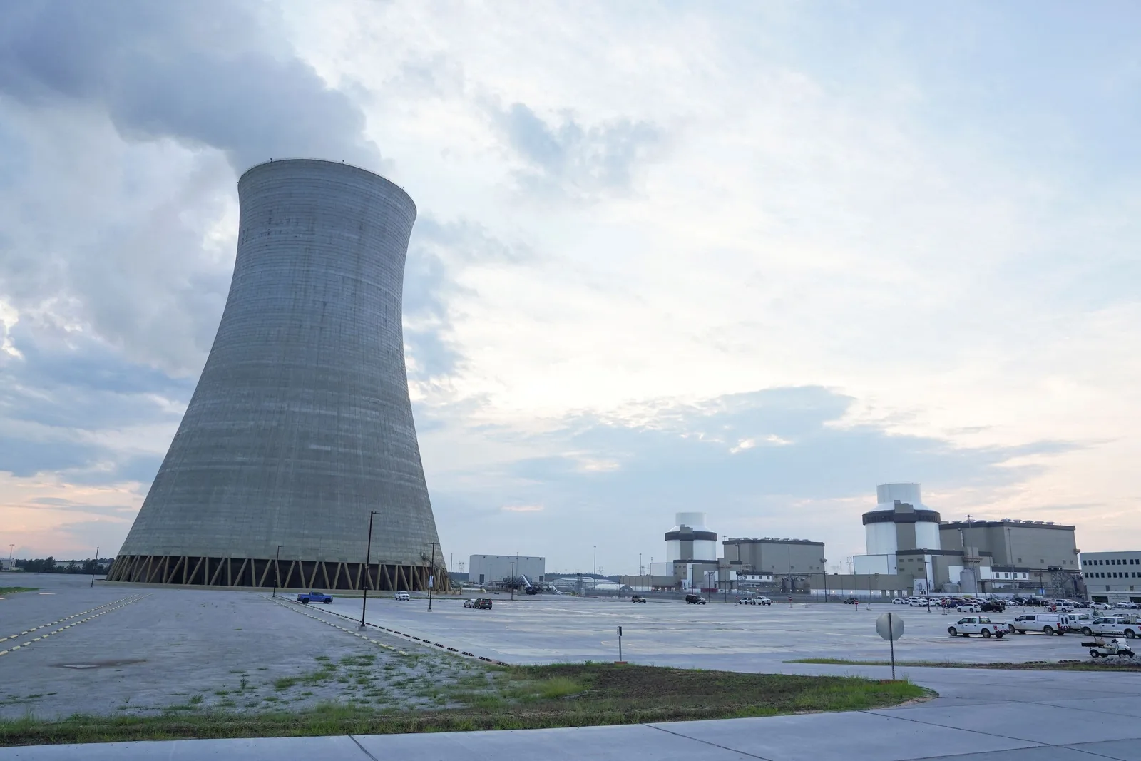 U.S. Accelerates Nuclear Reactor Construction With Major Government Loans