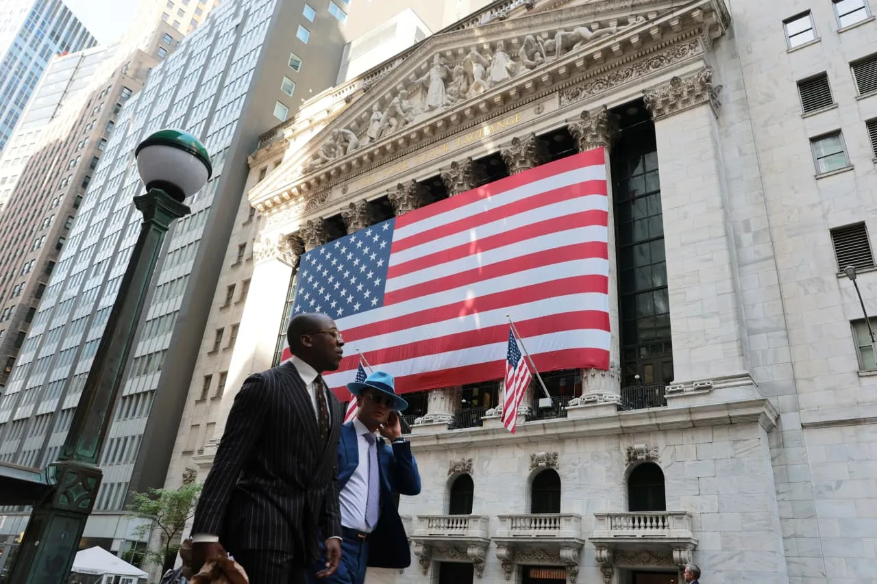 U.S. Stock Futures Remain Flat as June Trading Begins Near Record Highs
