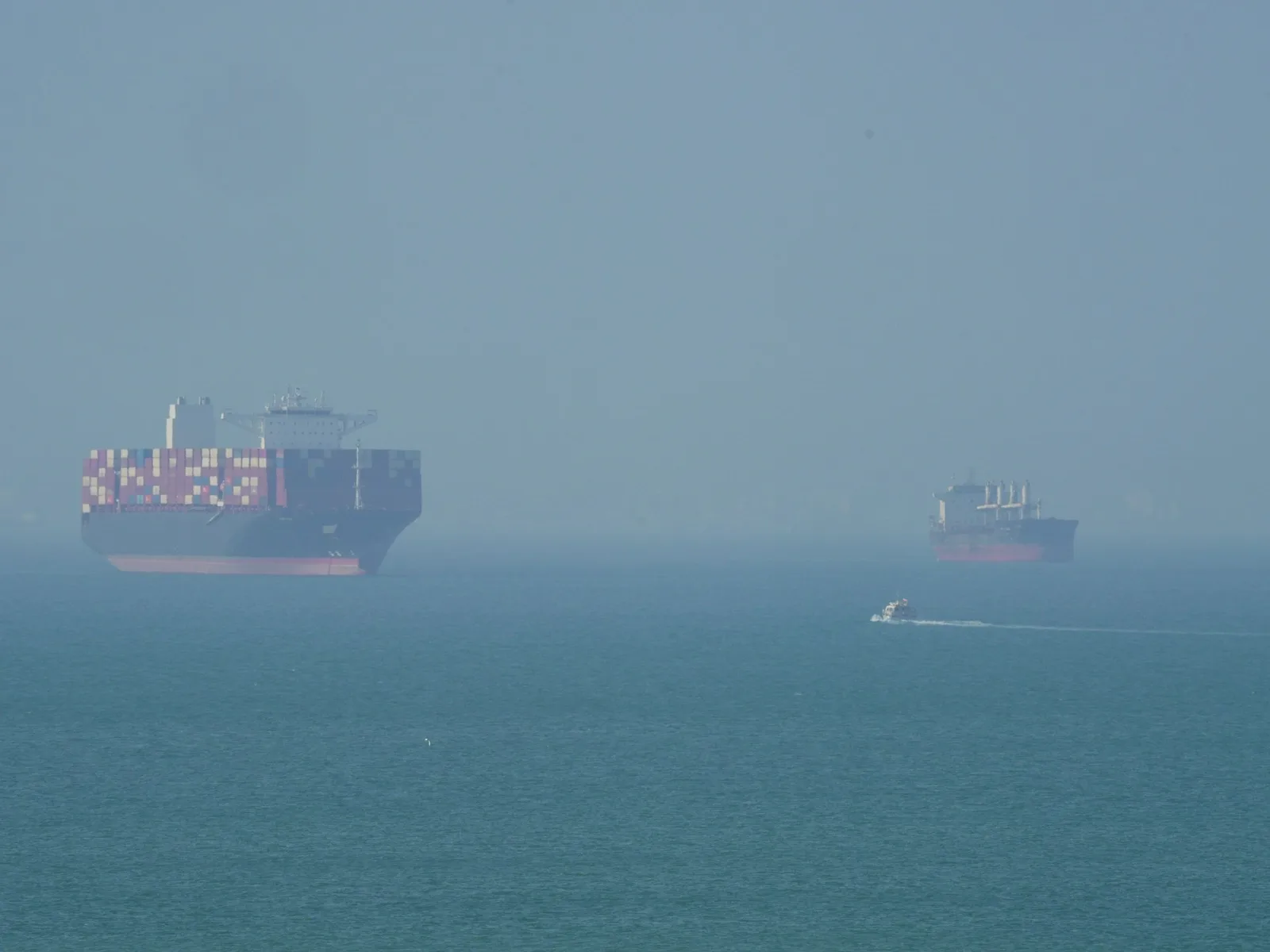 UAE Deepens US and Israel Ties, Citing Distrust of Iran Over Strait of Hormuz