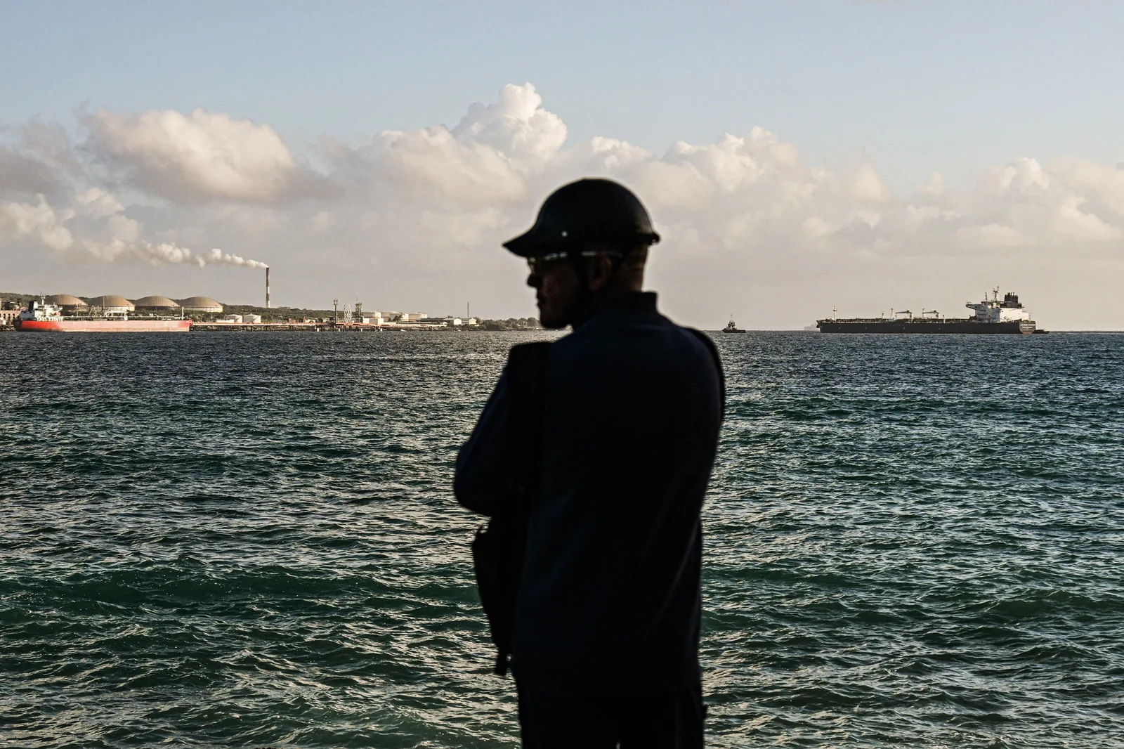 UK and France to Lead Multinational Mission to Protect Shipping in Strait of Hormuz