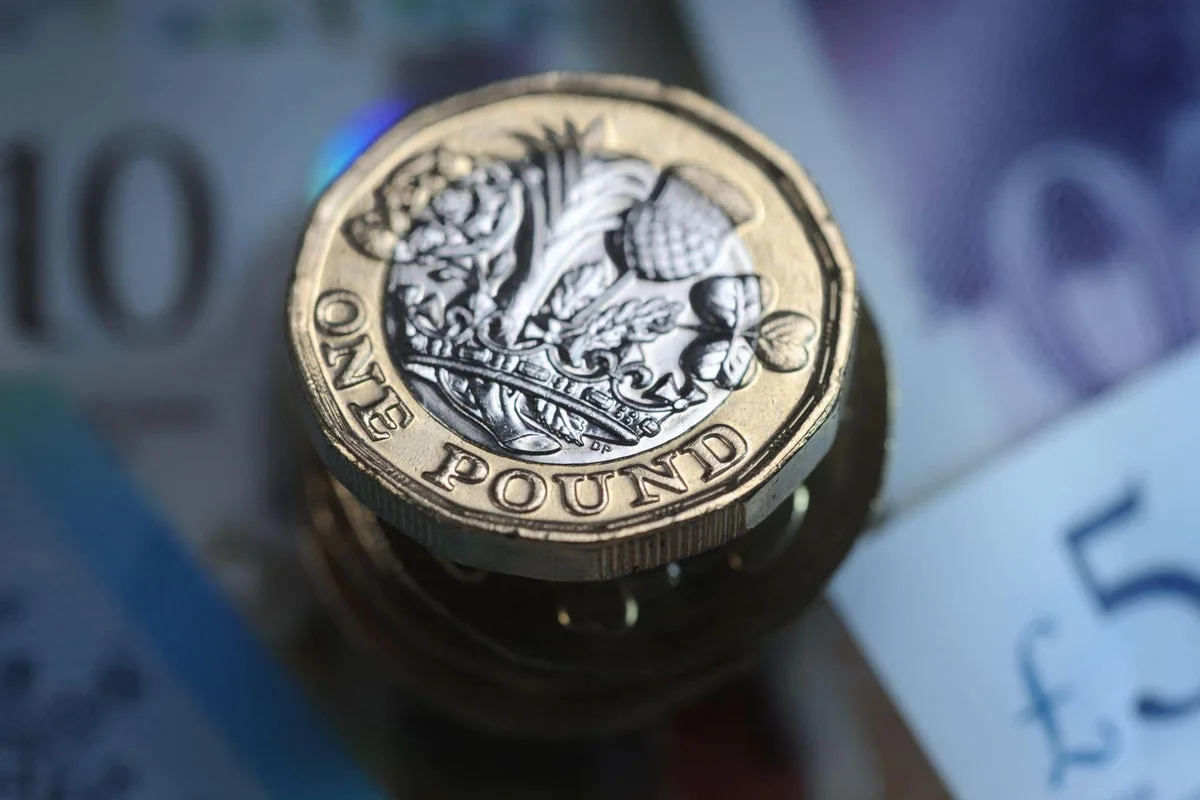 UK Economic Growth Forecast to Slow as Unemployment Predicted to Rise