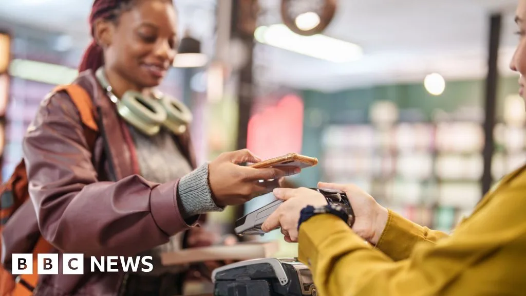 UK Economy Grows by 0.3% in March and 0.6% Over the Quarter