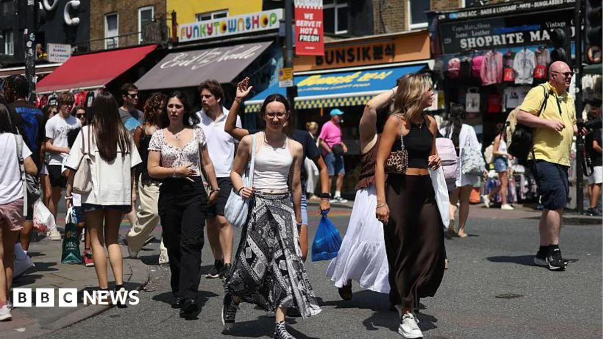 UK Economy Grows by 0.4% in Second Quarter Amid Slower Expansion