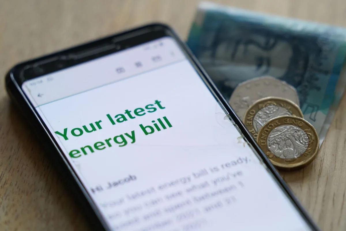 Ofgem Lowers Energy Price Cap, Household Bills to Drop by 7% from April