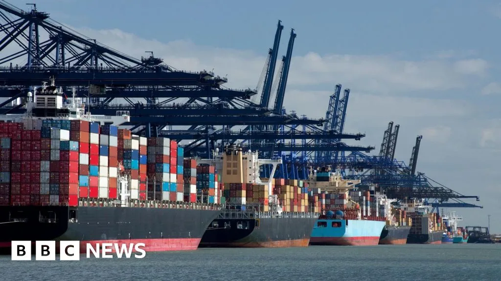 UK keeps options open amid US 15% global tariff announcement