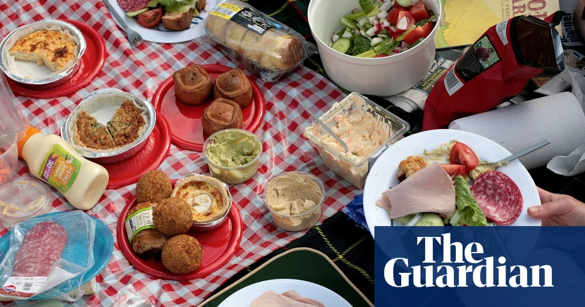 UK Heatwave Drives Picnic Food Sales as Rain Fails to End Drought Conditions