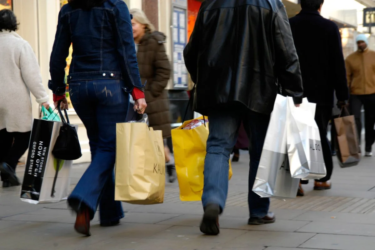 UK High Street Footfall Rises in May Amid Warm Weather and Easing Spending Squeeze