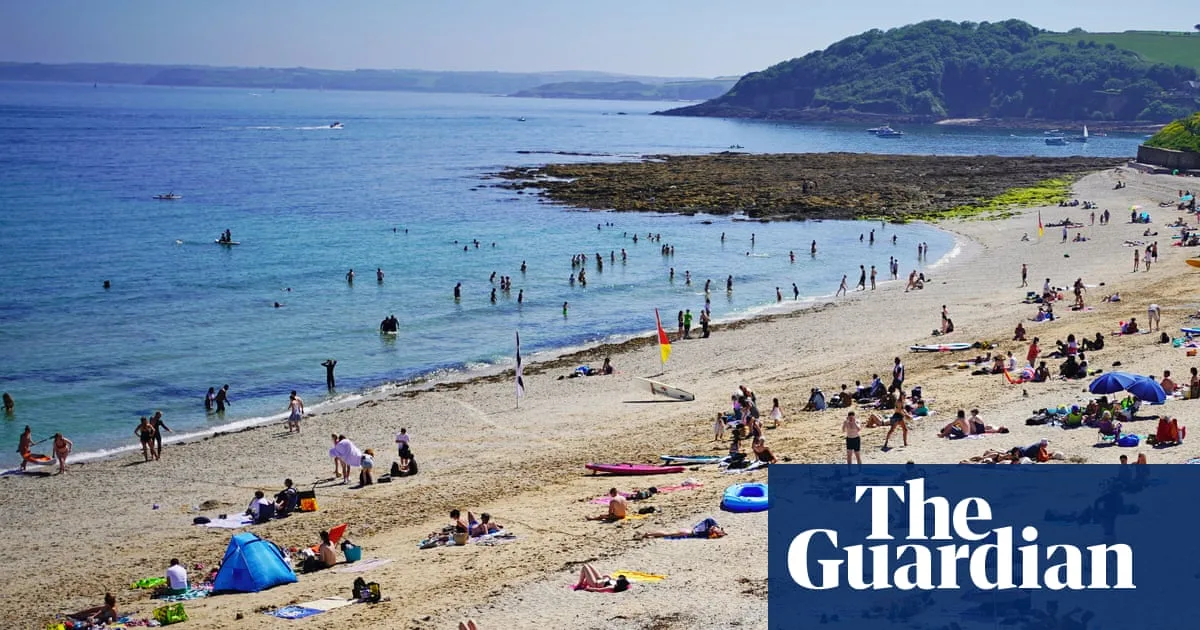 UK Holiday Bookings Rise as Britons Respond to Flight Uncertainty