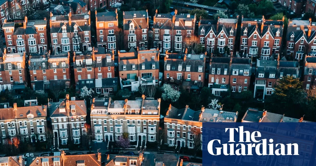 UK House Prices Remain Flat in July Amid High Mortgage Rates