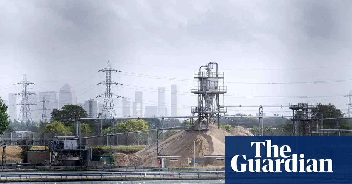 UK Lawmakers Call for Government to Block Hedge Fund Control of Thames Water