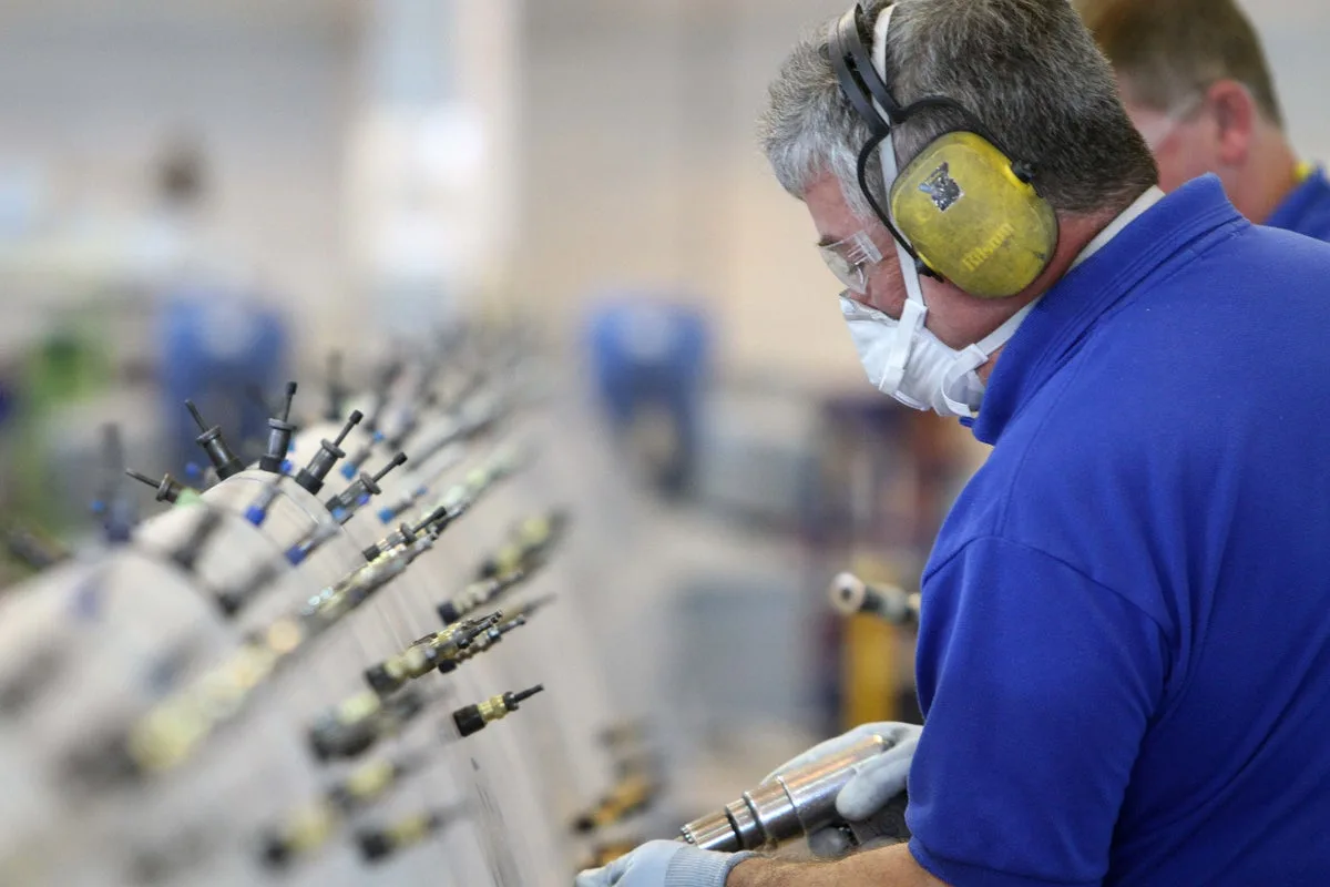 UK Manufacturing Growth Reaches Four-Year High Amid Supply Concerns