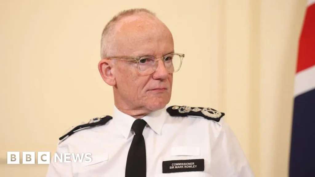 UK Raises Terror Threat to Severe After Antisemitic Stabbing in London