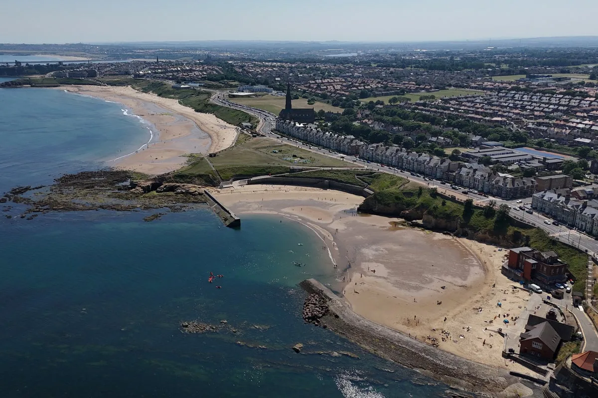 UK Temperatures Reach 28C as Met Office Forecasts Prolonged Sunshine