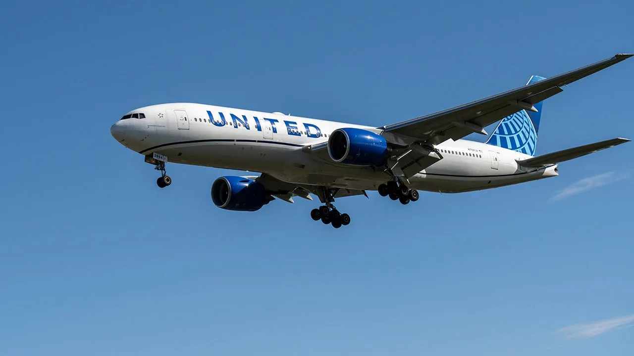 United Airlines Flight Diverts to Madison After Cockpit Breach Attempt