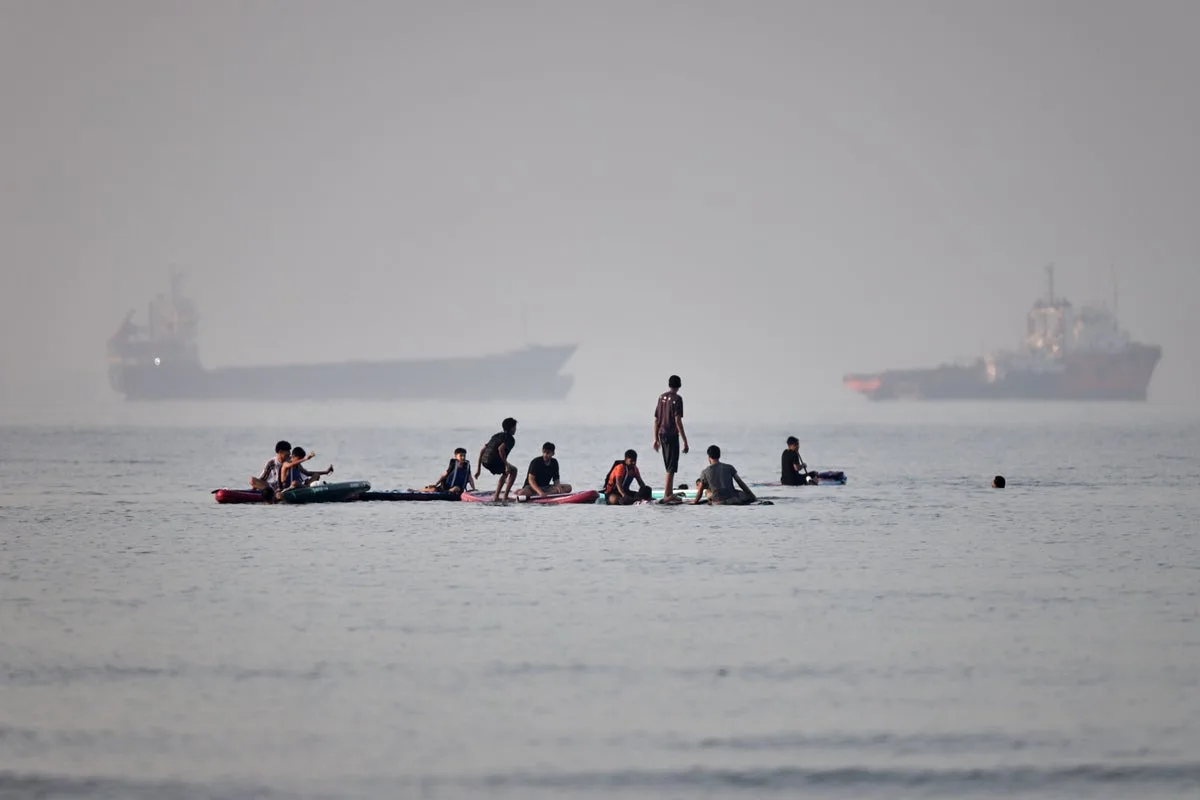 US and Iran Exchange Military Strikes Amid Ceasefire Strains in Persian Gulf