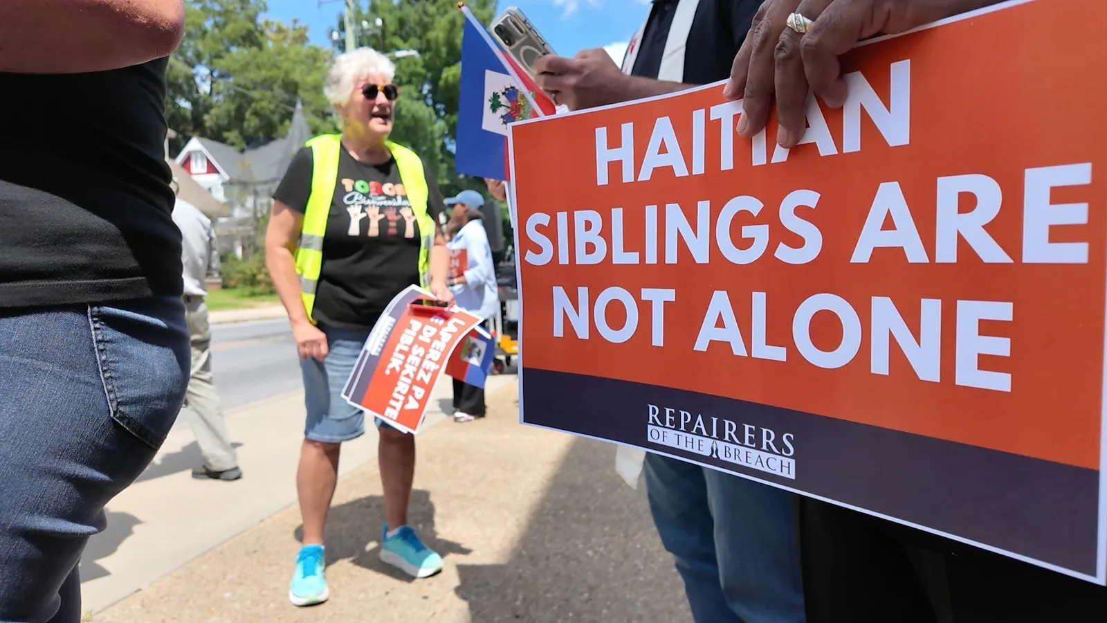 US Deportation Flights to Haiti and Equatorial Guinea Draw International Scrutiny
