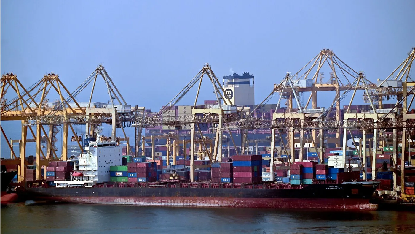 US-Iran Fighting Escalates in Gulf, Shipping and Markets Impacted