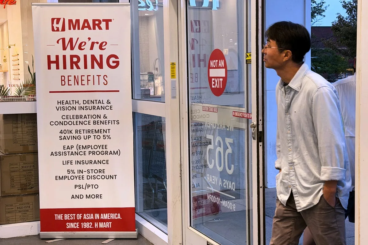 US Jobless Claims Fall to 197,000, Lowest Level Since July