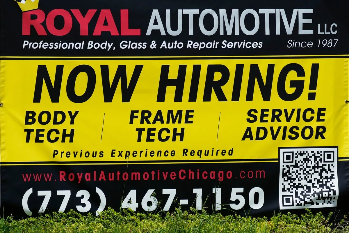 US Jobless Claims Rise to 199,000, Remaining at Historically Low Levels