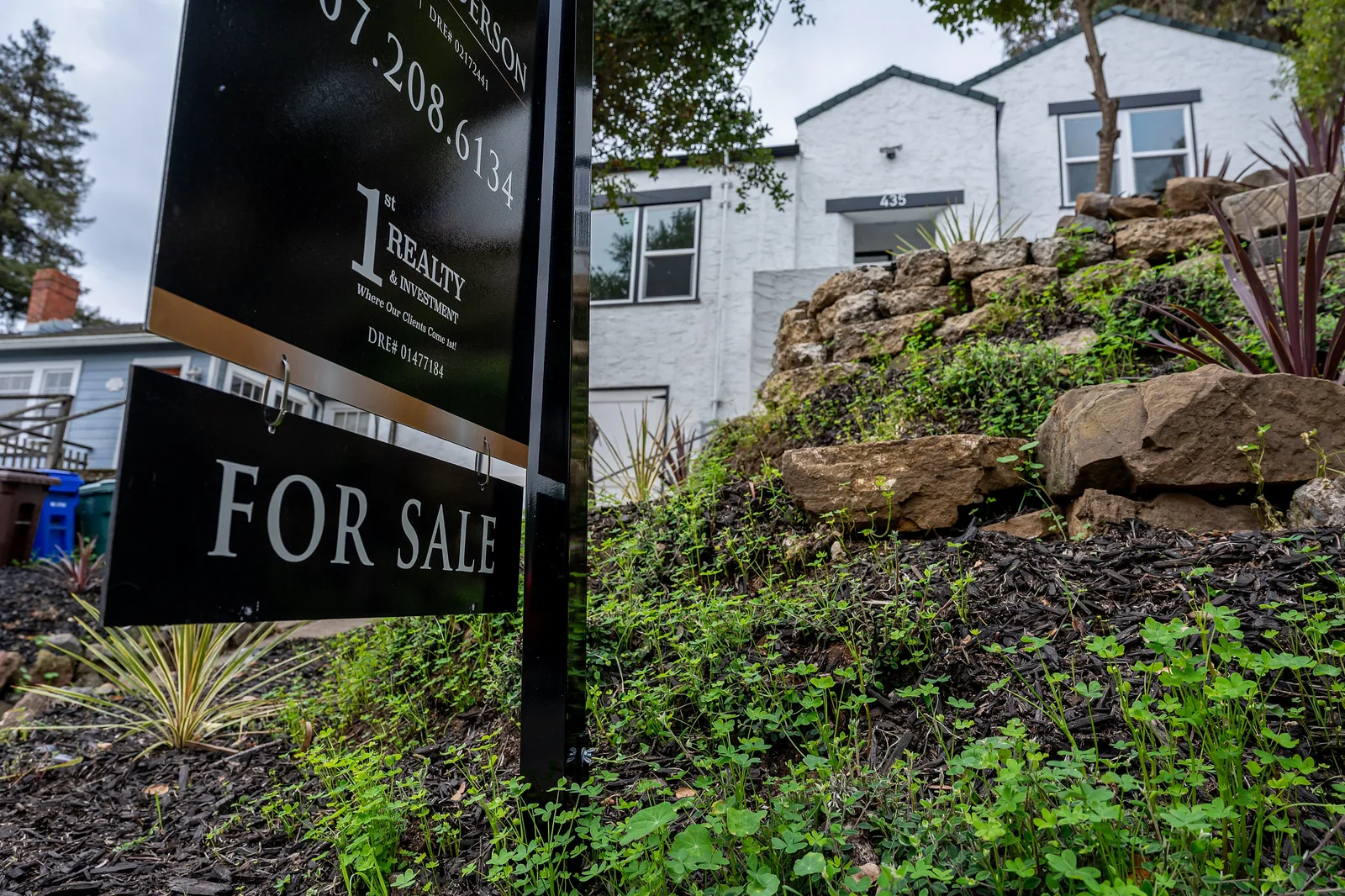 Major Mortgage Lenders Announce Further Rate Reductions Amid Rising Homebuyer Demand