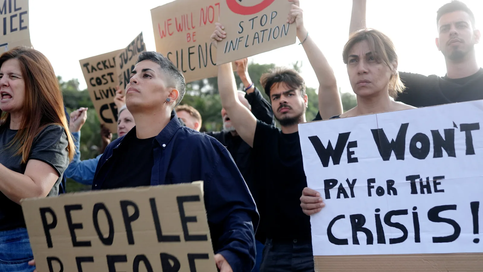 US Mortgage Rates Reach Five-Month High as Demand and Home Sales Decline