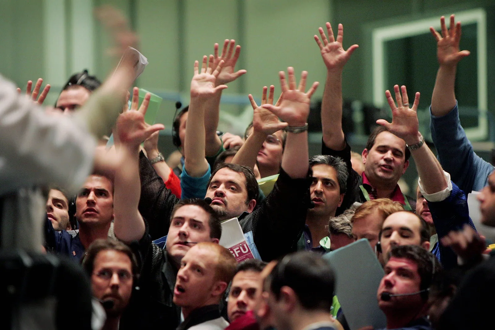 US Treasury Yield Surge Raises Borrowing Costs and Alters Investor Strategies