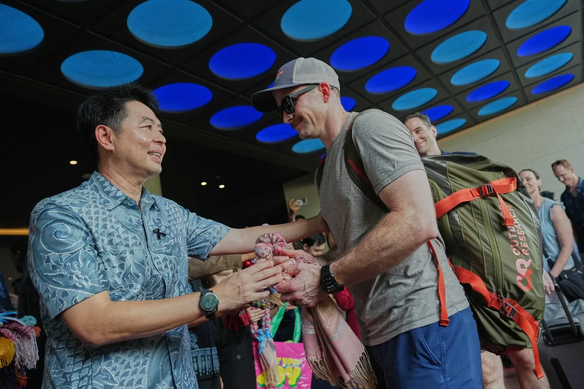 USS Abraham Lincoln Docks in Pattaya, Thailand After Extended Deployment at Sea