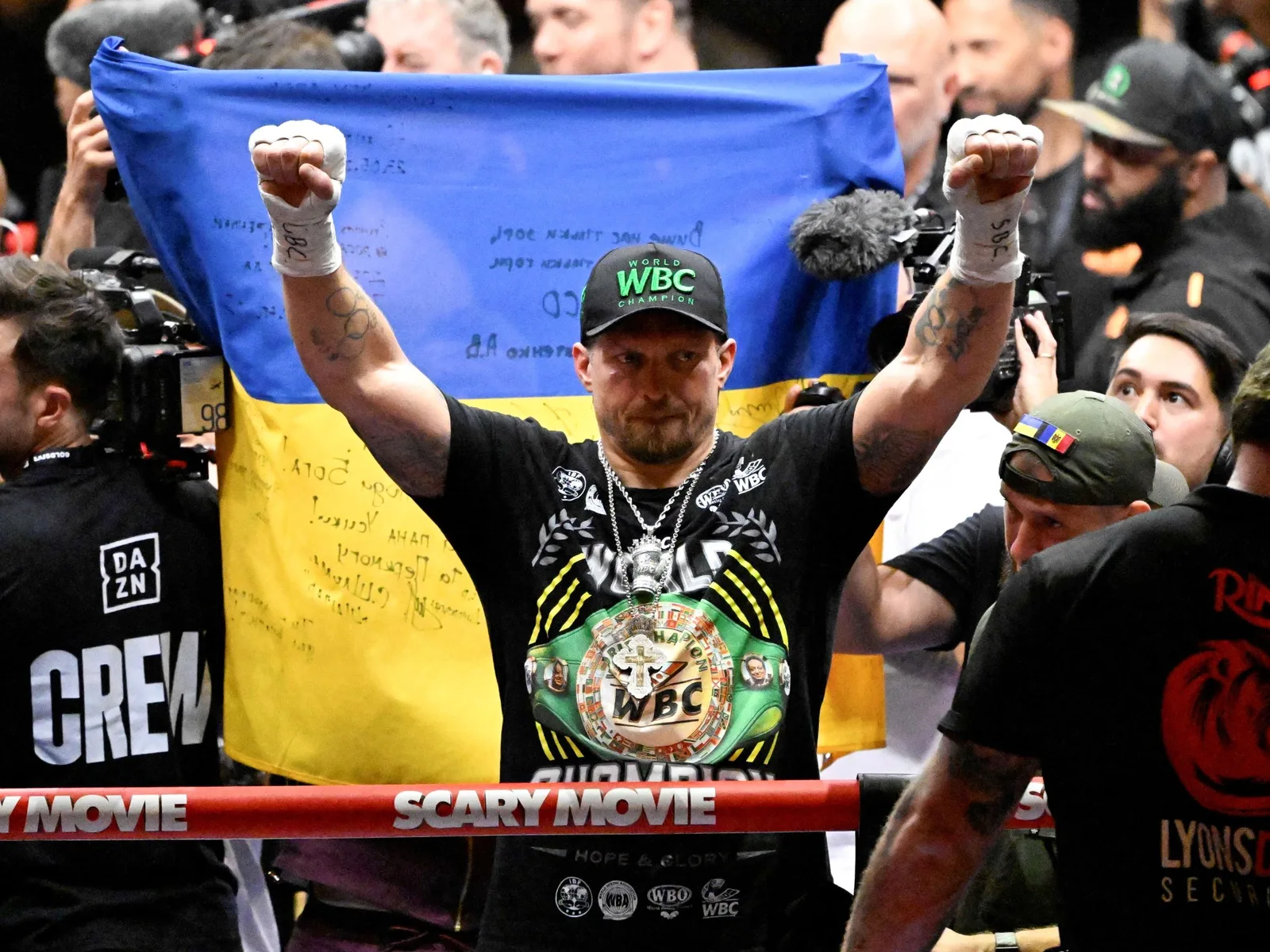 Oleksandr Usyk Retains Heavyweight Titles with 11th-Round Stoppage of Rico Verhoeven
