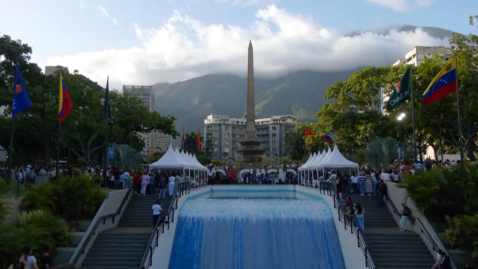 Venezuelans Continue Search and Vigils One Month After Earthquakes