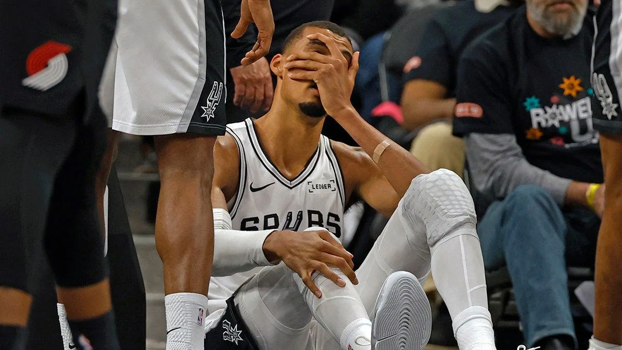 Victor Wembanyama Exits Spurs Game After Fall, Enters Concussion Protocol