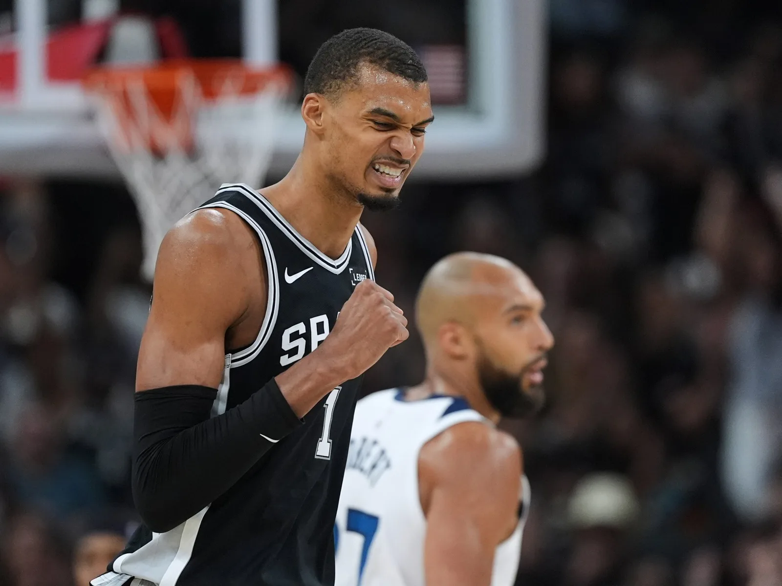 Victor Wembanyama Leads Spurs to 3-2 Series Lead Over Timberwolves in Game 5