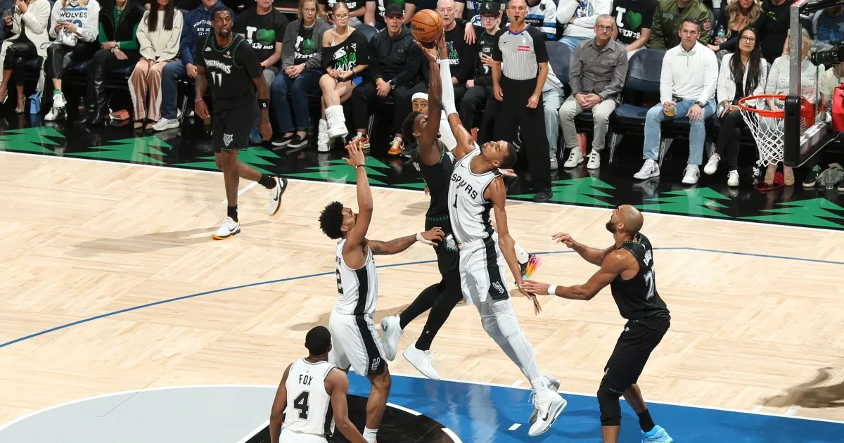Spurs Take 2-1 Series Lead Over Timberwolves in NBA Playoff Game 3