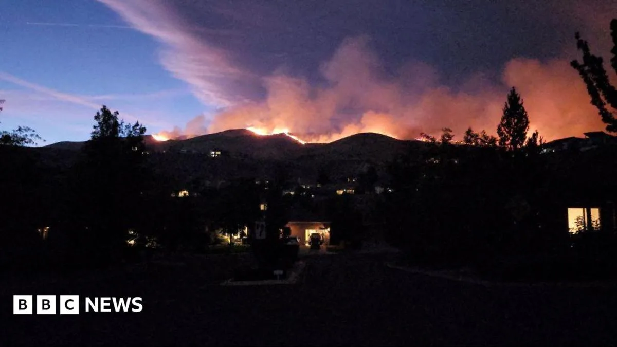 Wildfire Near Reno Burns Homes as Firefighters Gain Partial Containment