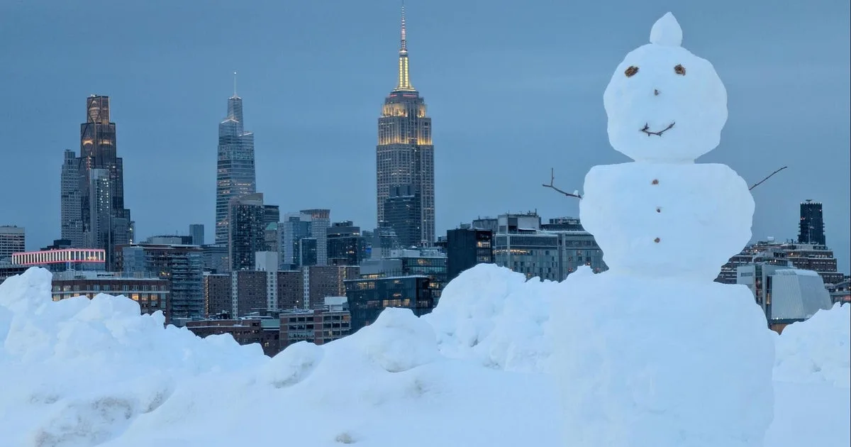 Winter Storm Causes Snow, Power Outages, and Two Deaths in US Northeast