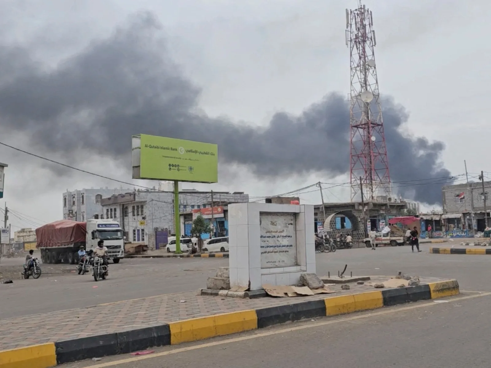 Yemeni Government and Houthi Forces Clash in Taiz Amid Ongoing Escalation